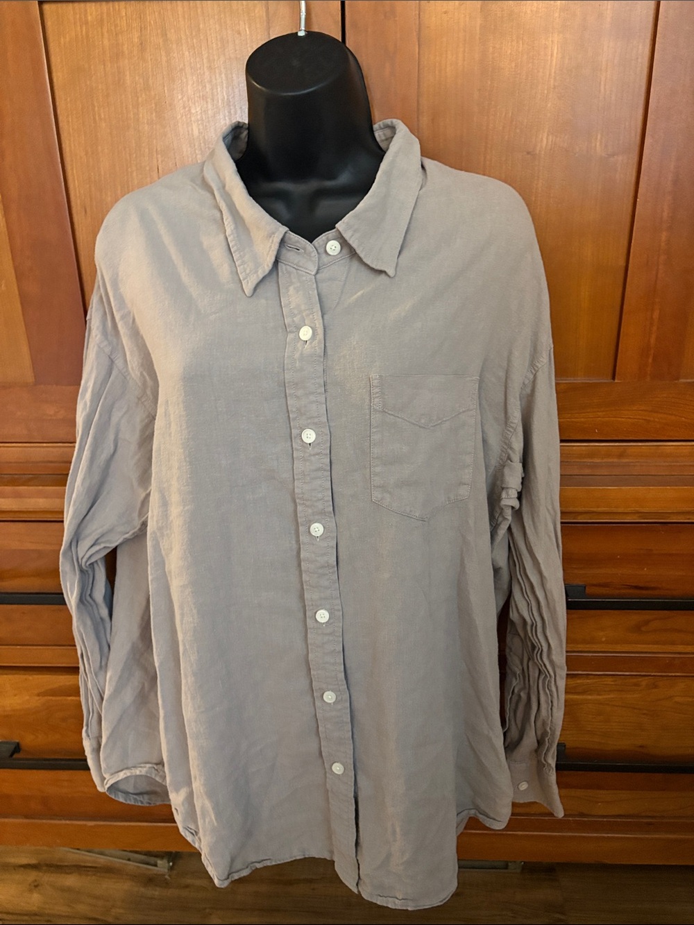 Wilfred free linen blend Relaxed Button-Down Shirt in Light Taupe